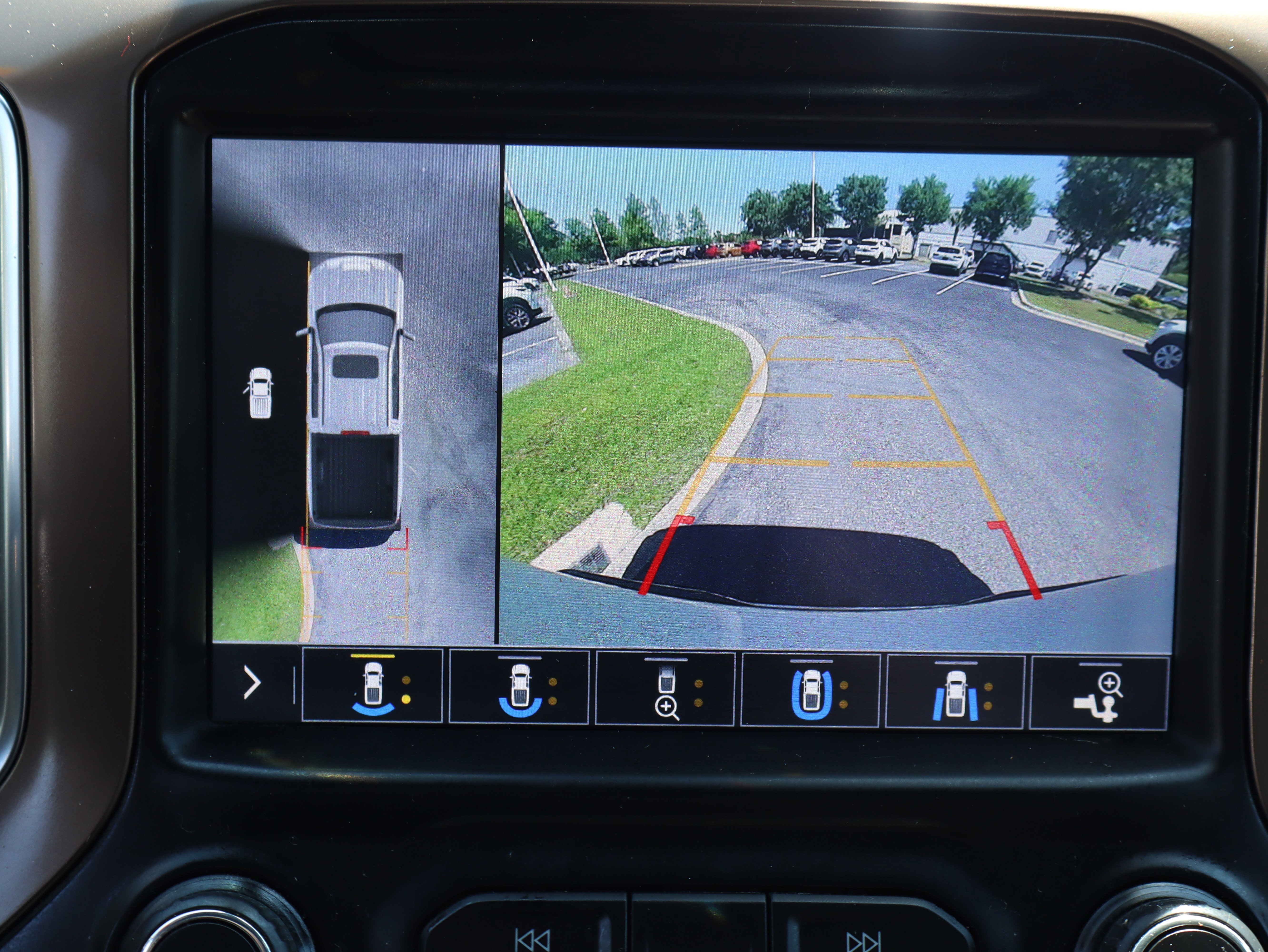 Used 2019 Chevrolet Silverado 1500 High Country w/ Technology Package AWD/4WD image 37
