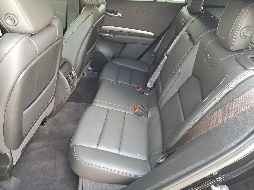 Certified 2025 Cadillac XT4 Premium Luxury image 12