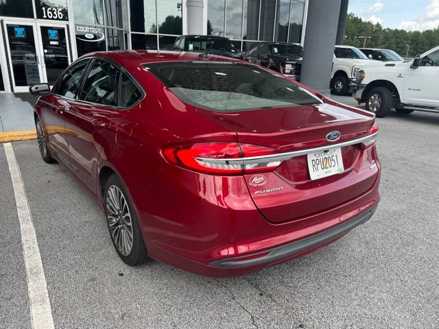 Used 2018 Ford Fusion SE w/ Fusion SE Technology Package FWD image 5