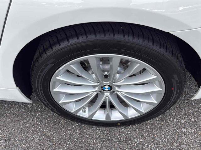 Used 2023 BMW 530i xDrive i xDrive w/ Premium Package image 9