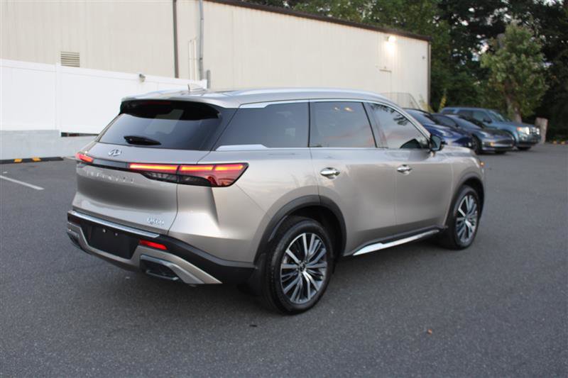 Used 2023 INFINITI QX60 Sensory w/ Vision Package image 8