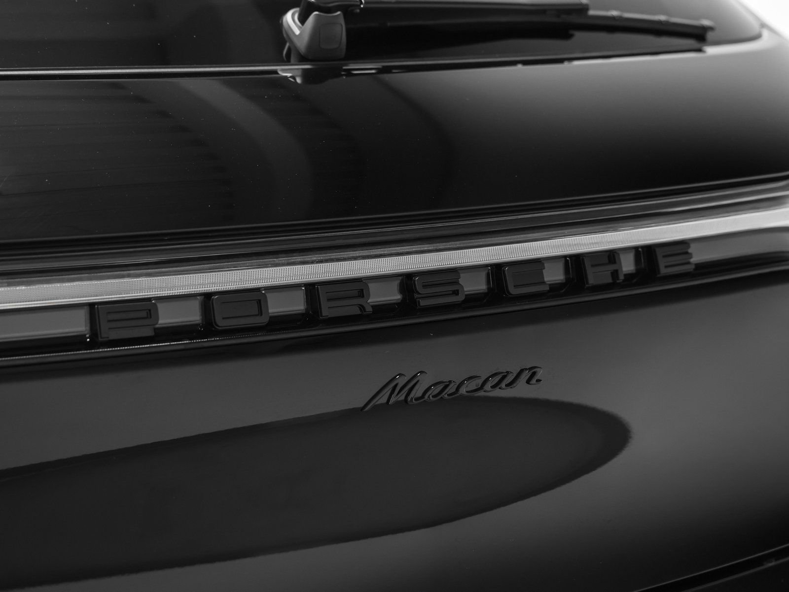 New 2026 Porsche Macan image 18