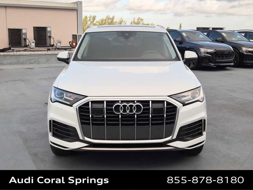 Used 2023 Audi Q7 2.0T Premium Plus w/ Premium Plus Package AWD/4WD image 9