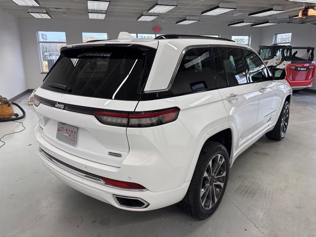 Used 2023 Jeep Grand Cherokee Overland image 12