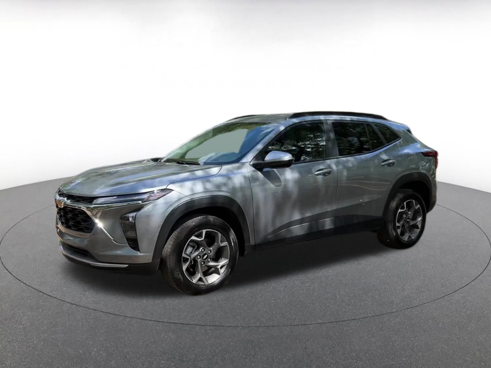 Used 2025 Chevrolet Trax LT w/ LT Convenience Package image 8