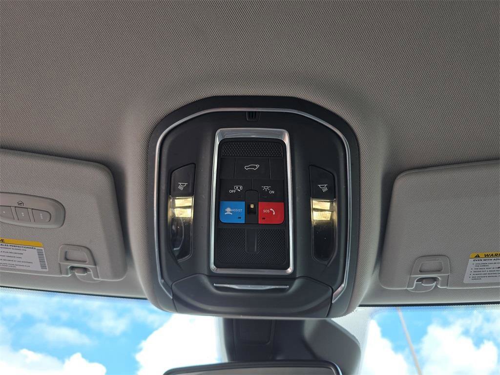 Used 2022 Jeep Grand Cherokee L Limited image 27