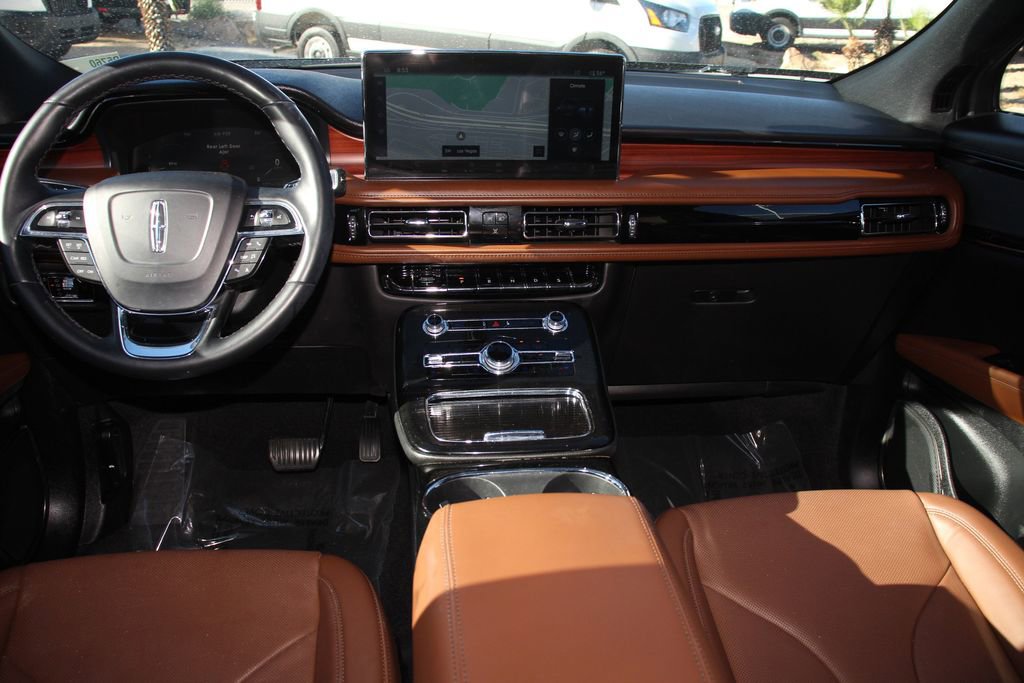 Used 2023 Lincoln Nautilus Reserve w/ Monochromatic Package image 14