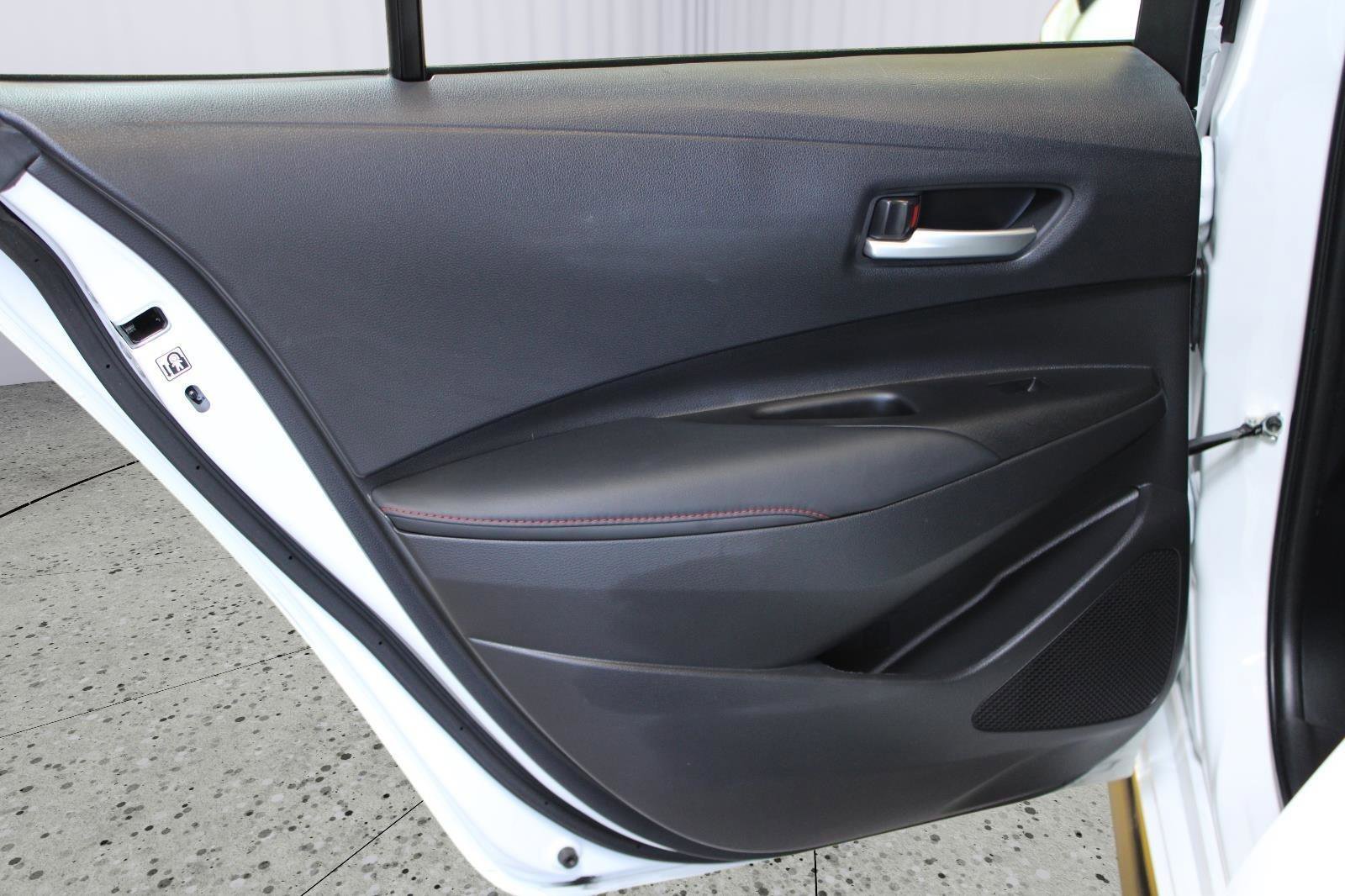 Used 2023 Toyota Corolla SE w/ SE Premium Package FWD image 42