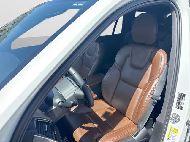 Certified 2023 Volvo XC90 B6 Ultimate w/ Protection Package Premier AWD/4WD image 16