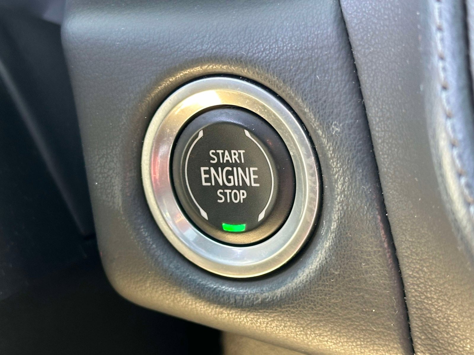 Used 2022 Chevrolet Tahoe Z71 w/ Luxury Package image 28