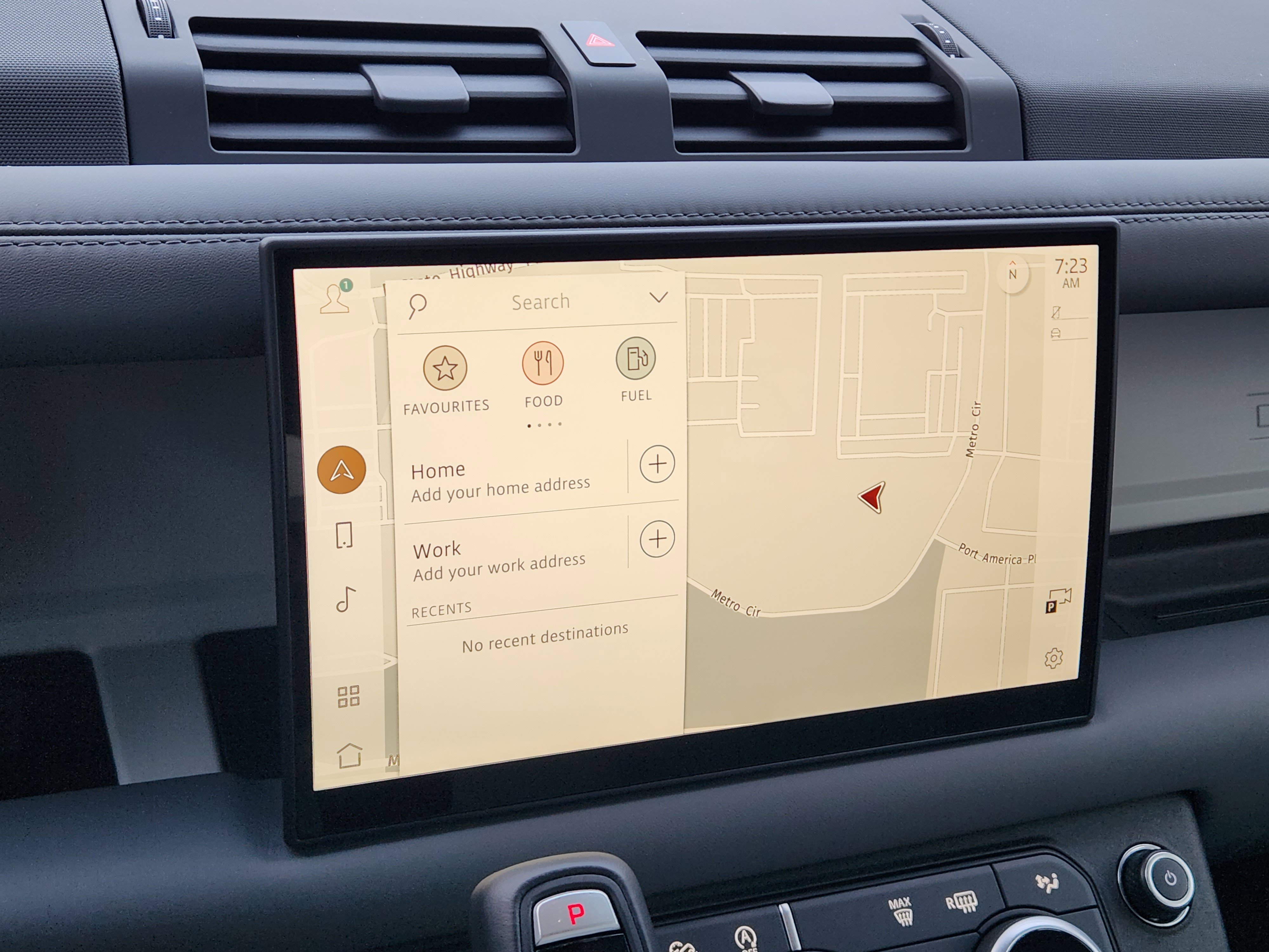 Used 2025 Land Rover Defender 110 X-Dynamic SE AWD/4WD image 18