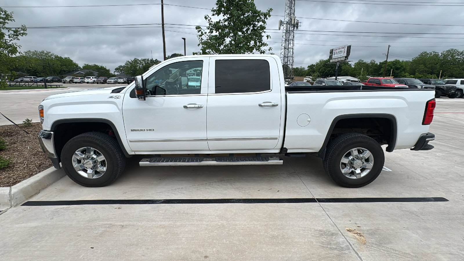 Used 2016 GMC Sierra 2500 SLT w/ Duramax Plus Package AWD/4WD image 7