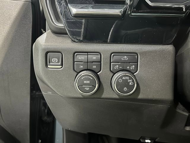 Used 2025 Chevrolet Silverado 1500 LT AWD/4WD image 25