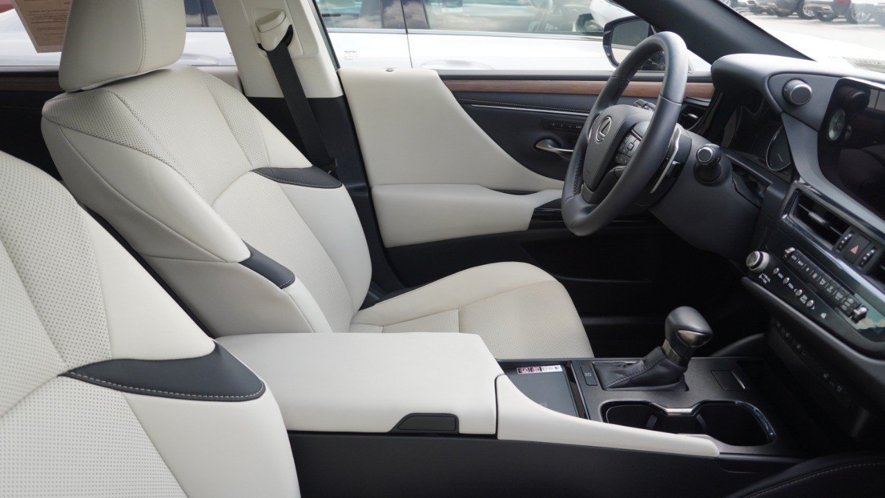 Used 2023 Lexus ES 350 w/ Premium Package FWD image 12
