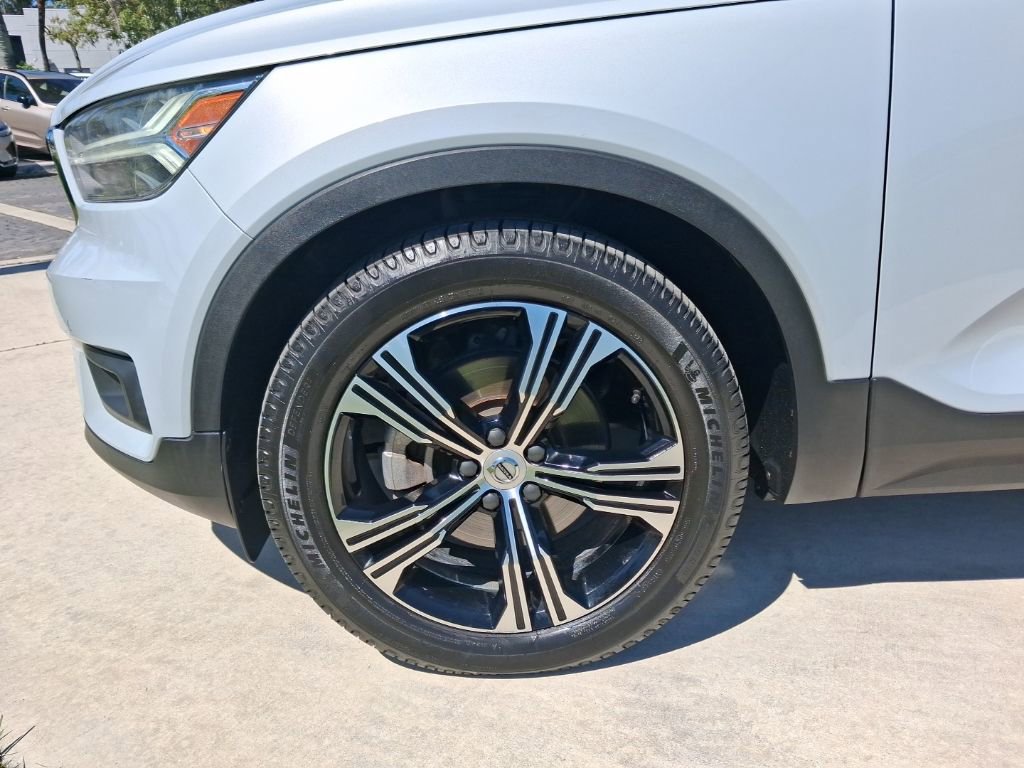 Used 2020 Volvo XC40 T5 Inscription image 3