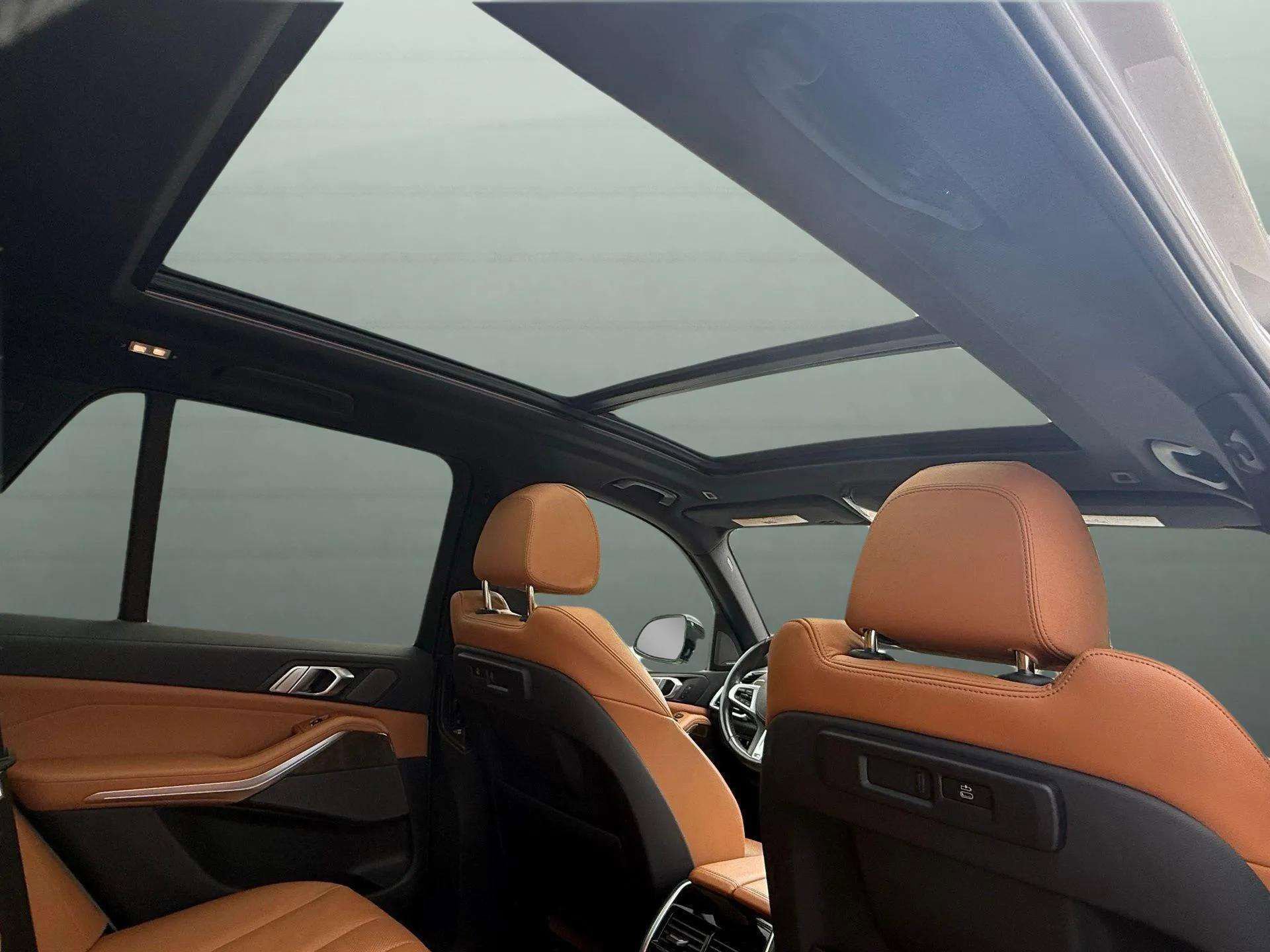 Used 2021 BMW X5 xDrive40i w/ M Sport Package image 34