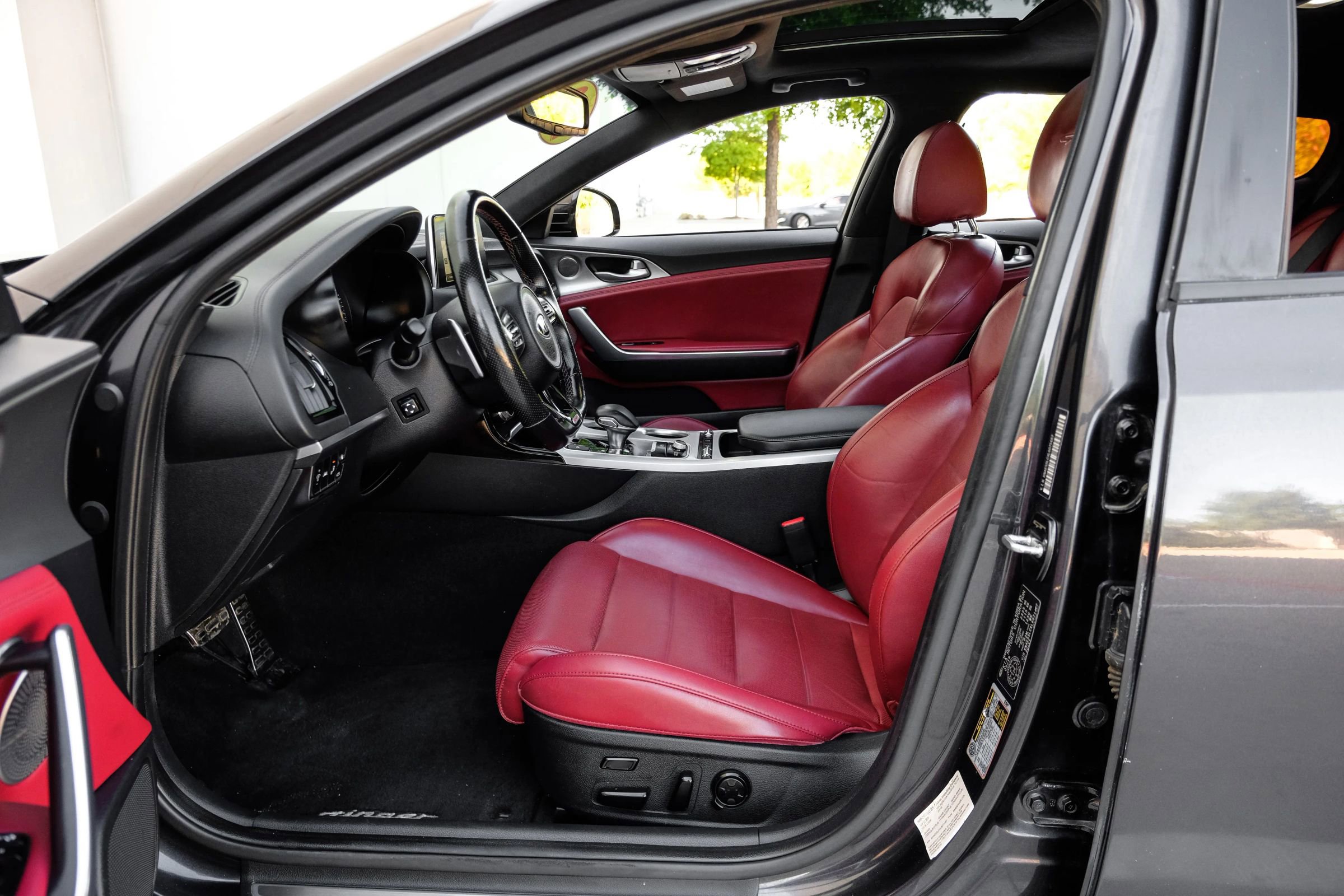 Used 2020 Kia Stinger GT2 image 10