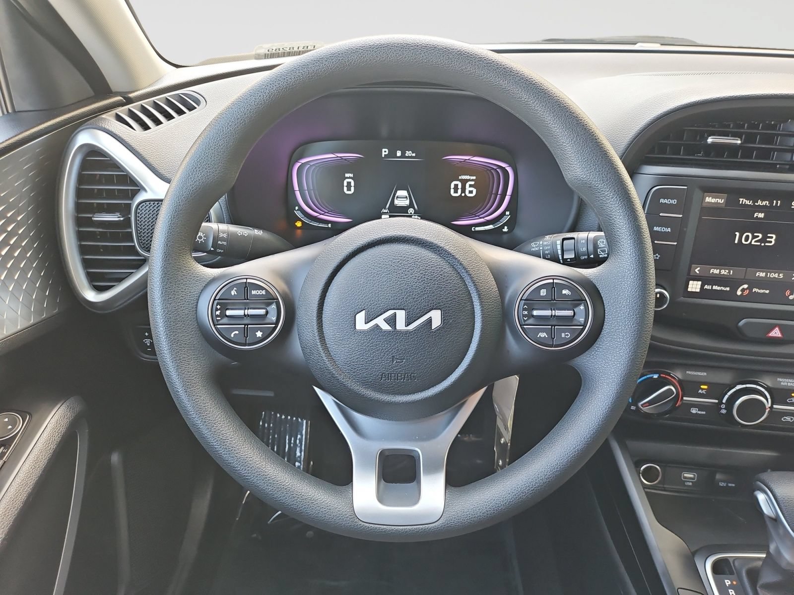 Used 2025 Kia Soul LX FWD image 38