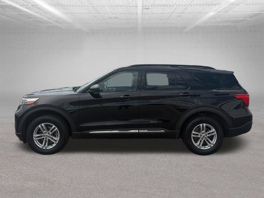 Certified 2022 Ford Explorer XLT w/ Equipment Group 202A AWD/4WD image 6