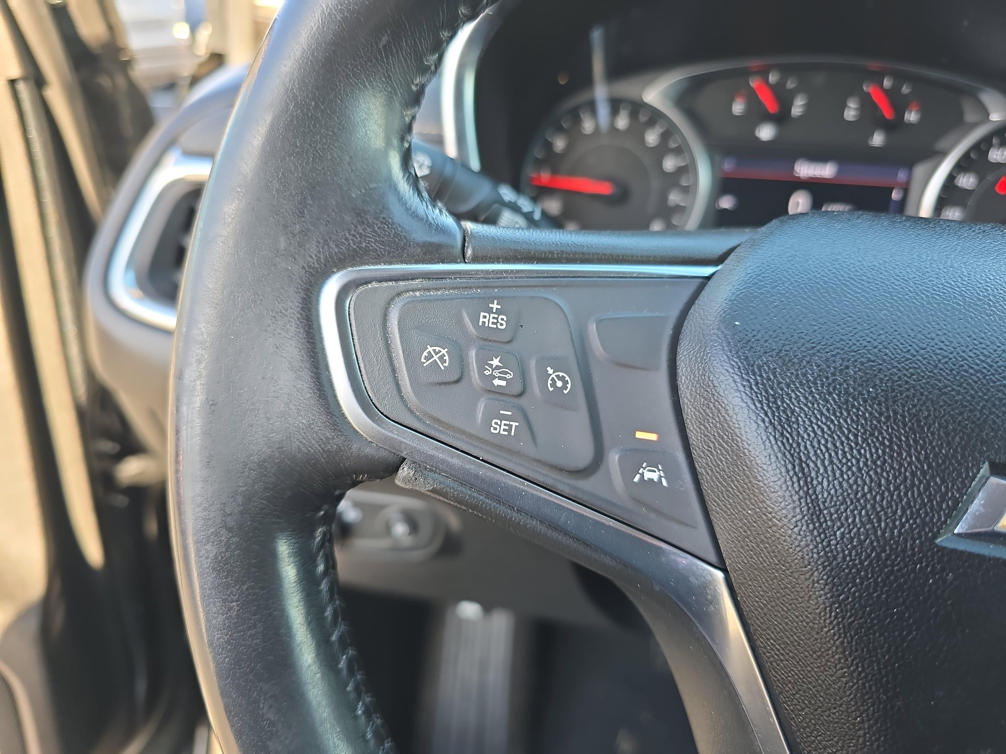 Used 2020 Chevrolet Equinox Premier image 17