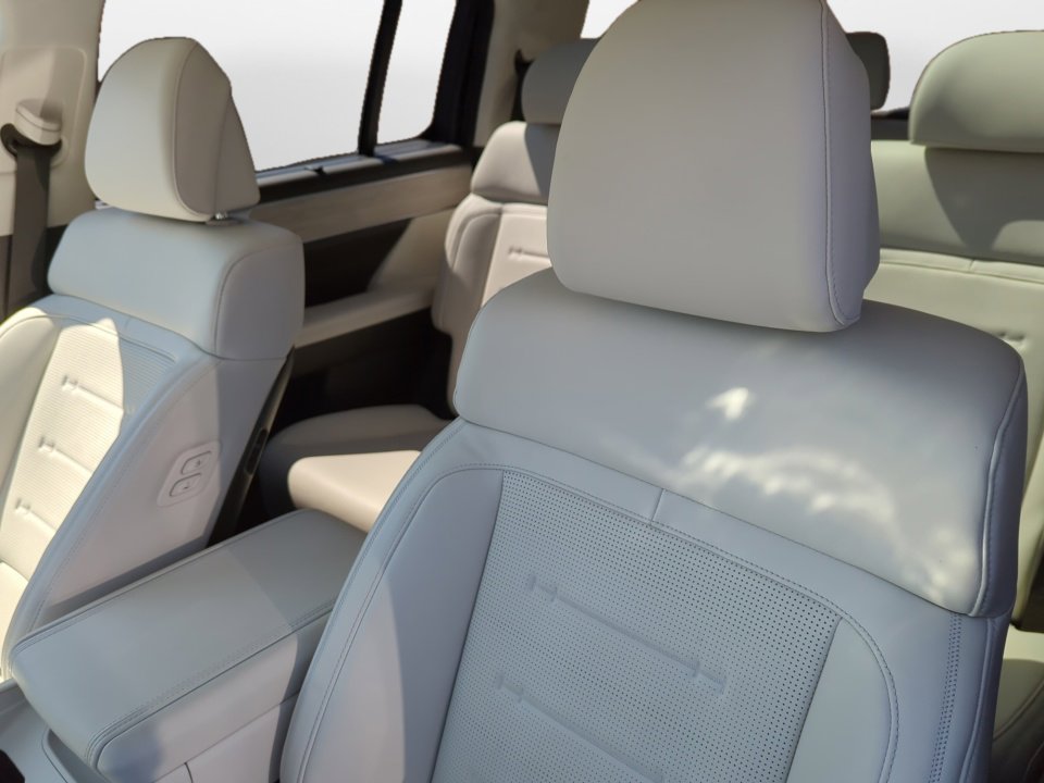 Certified 2025 Hyundai Santa Fe Calligraphy image 13