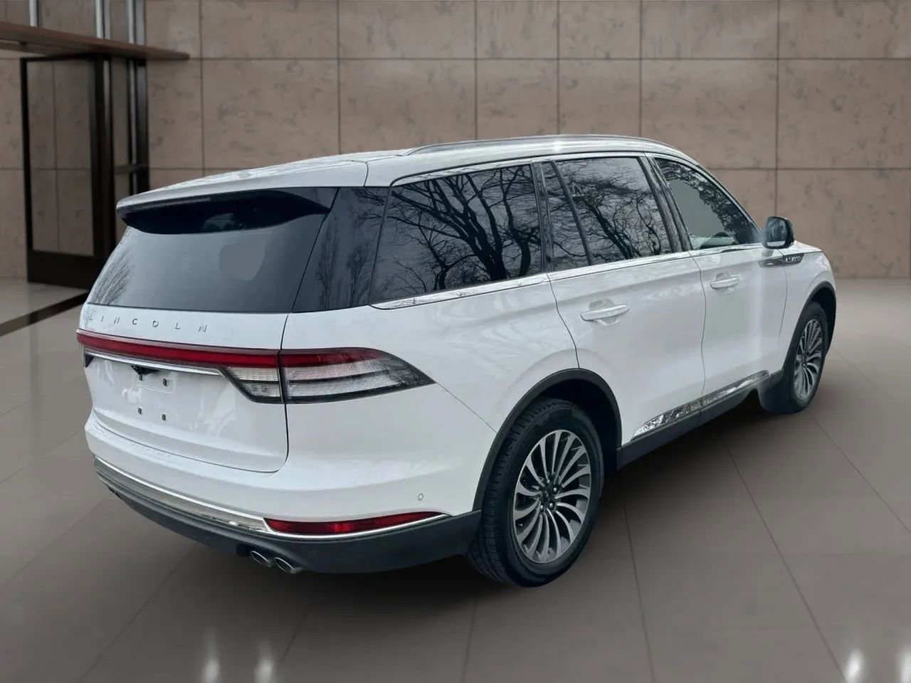 Used 2020 Lincoln Aviator Reserve w/ Equipment Group 201A image 6