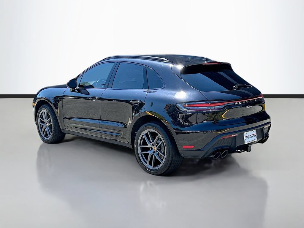 Certified 2023 Porsche Macan AWD/4WD image 3