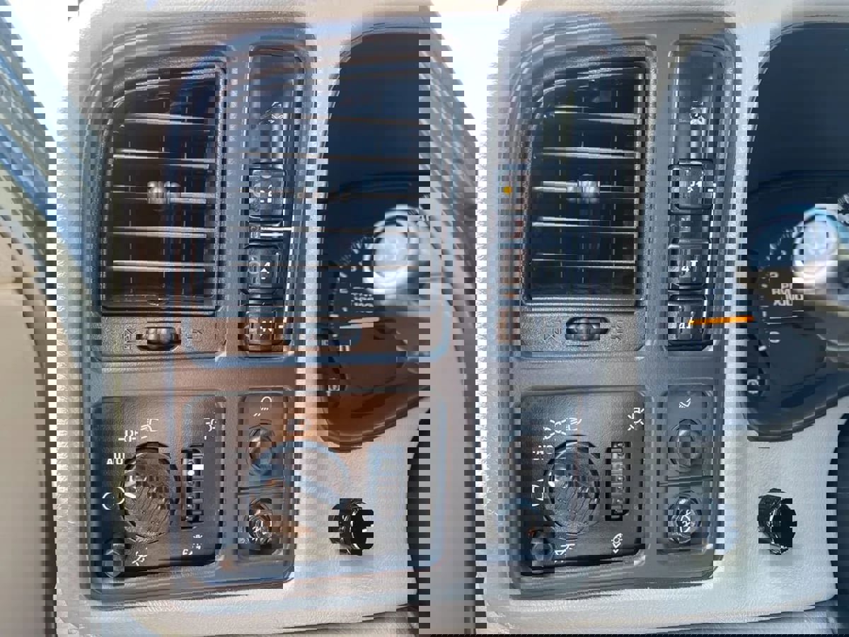 Used 2007 Chevrolet Silverado 3500 LT w/ Heavy-Duty Power Package image 30