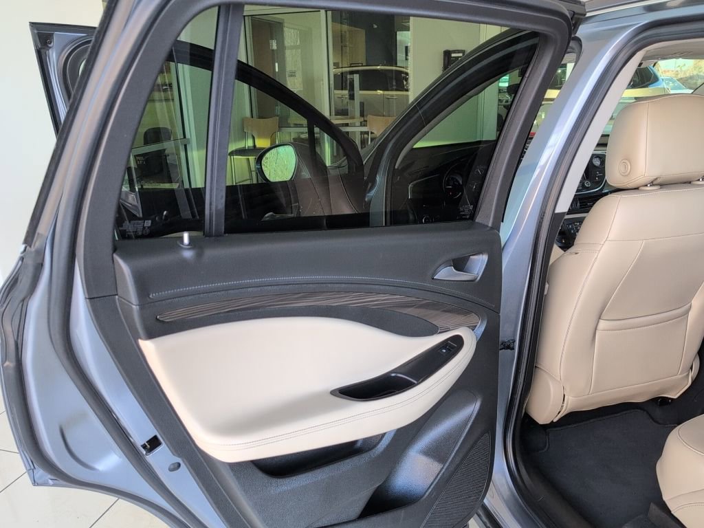 Used 2019 Buick Envision Essence image 27
