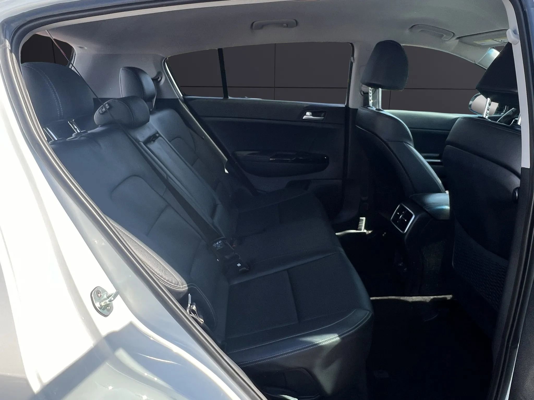 Used 2020 Kia Sportage EX image 12