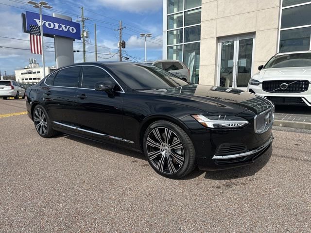 New 2025 Volvo S90 T8 Ultra w/ Lounge Package