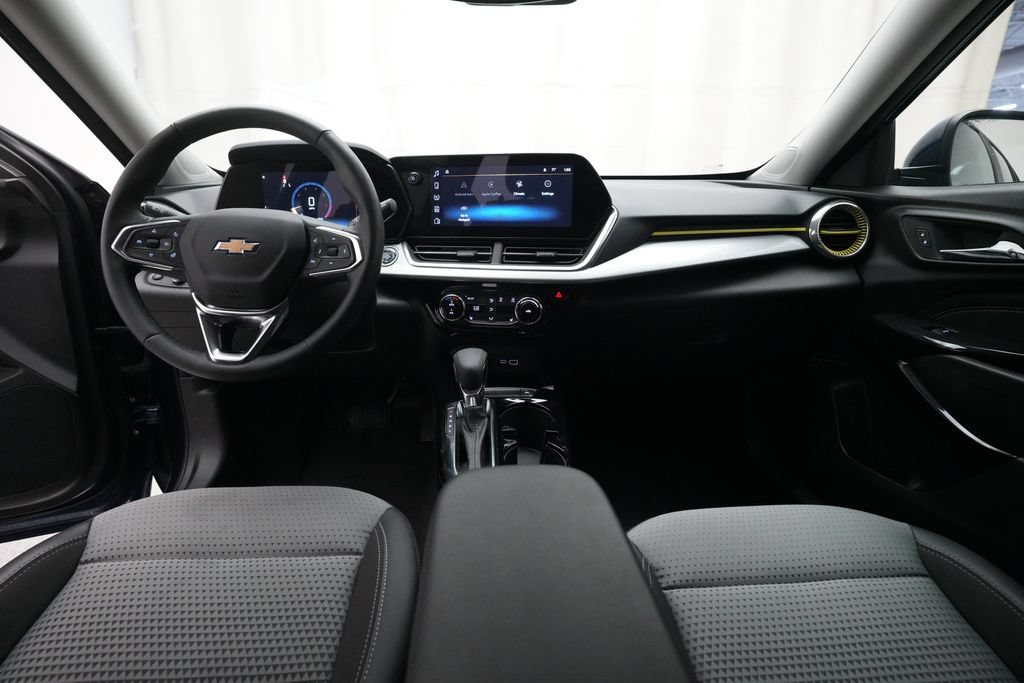 Used 2024 Chevrolet Trax LT w/ Driver Confidence Package FWD image 5