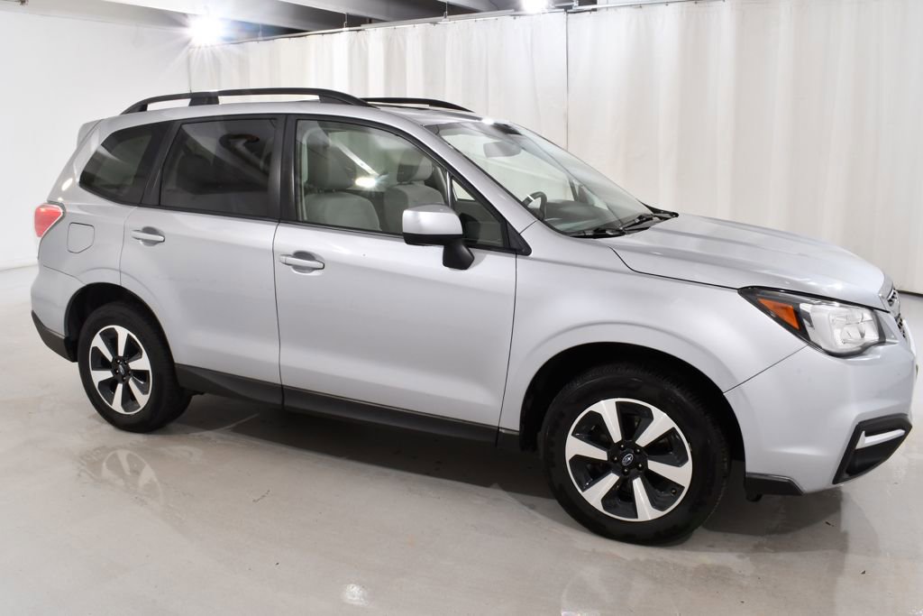Used 2017 Subaru Forester 2.5i Premium w/ All-Weather Package image 5