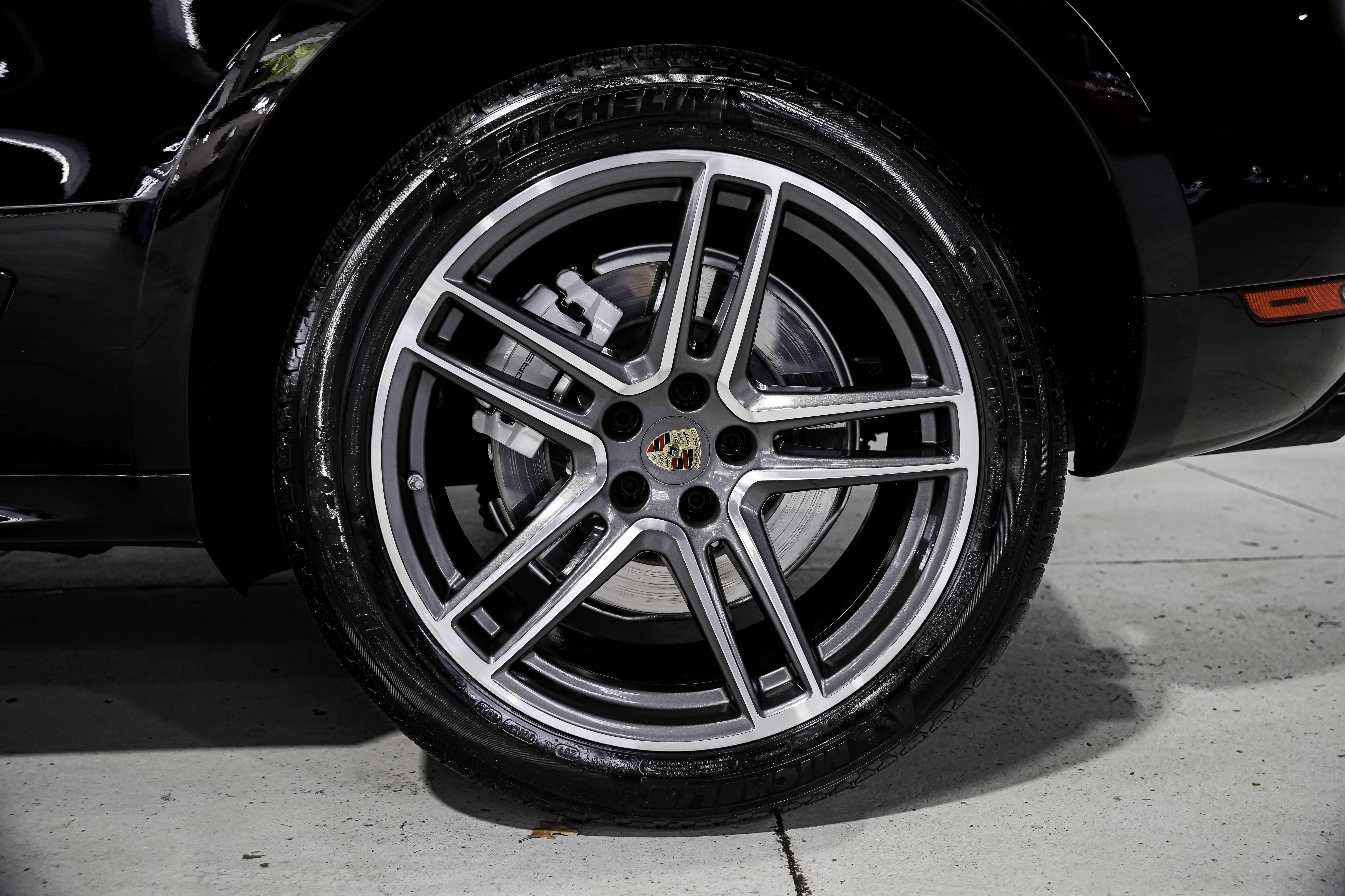 Used 2020 Porsche Macan Turbo image 49