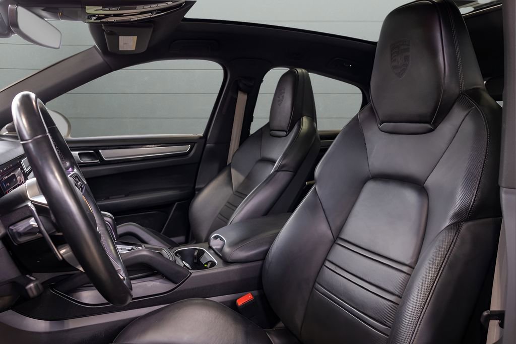 Used 2023 Porsche Cayenne Coupe AWD/4WD image 44