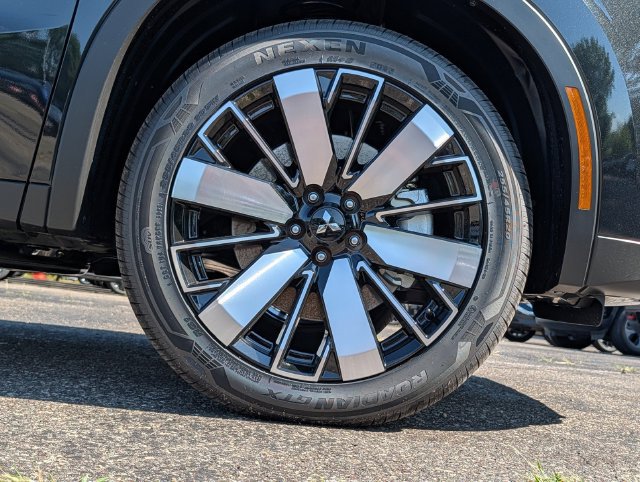 New 2026 Mitsubishi Outlander SE AWD/4WD image 3