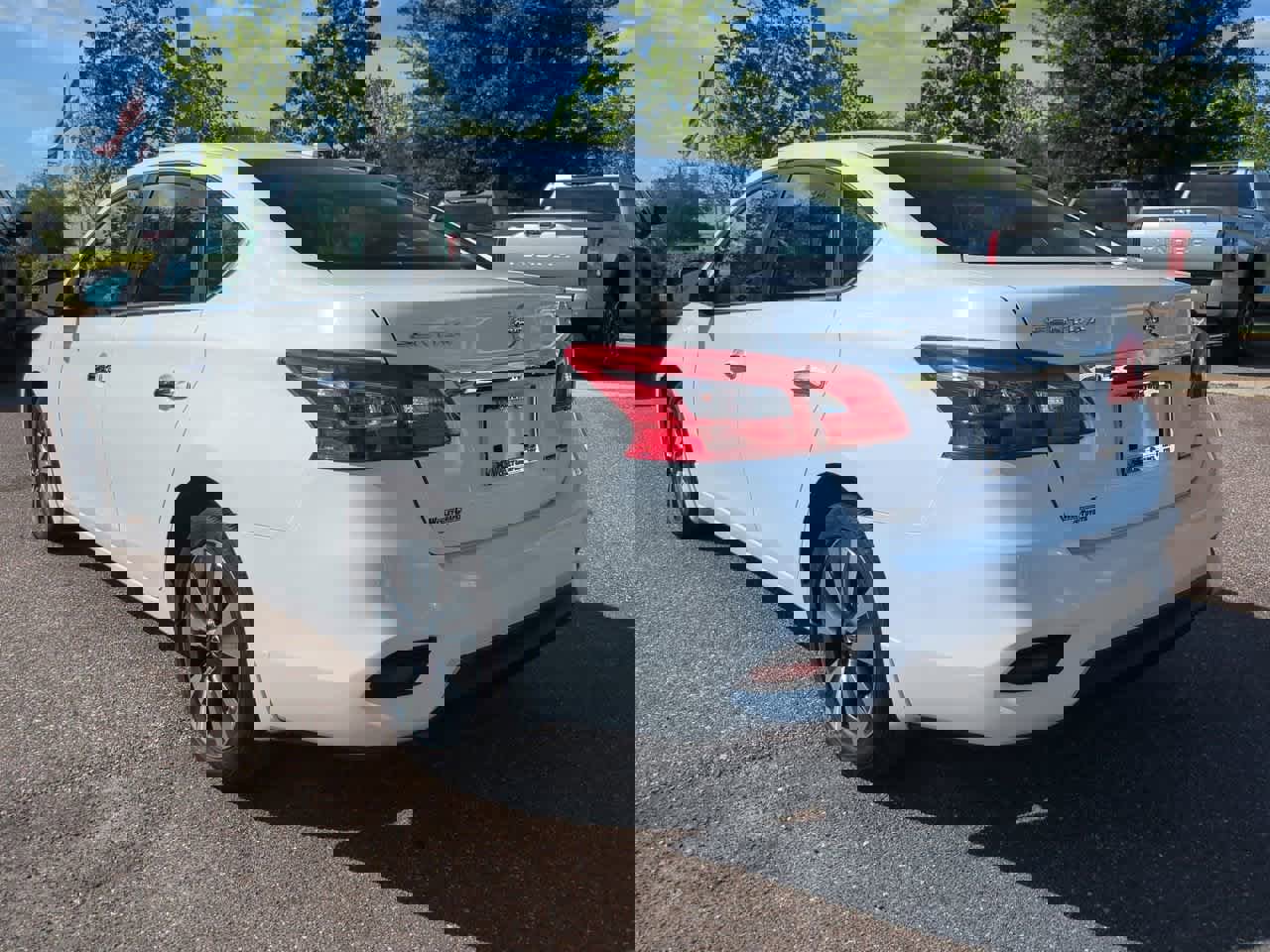 Used 2019 Nissan Sentra SV w/ Special Edition Package image 4