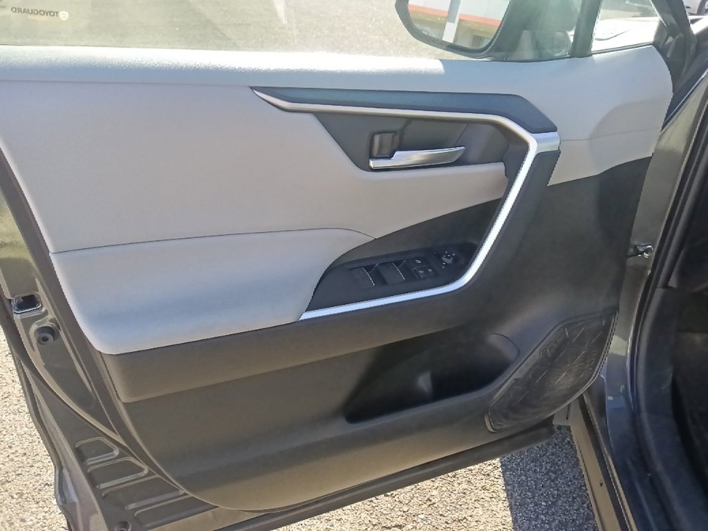 Used 2024 Toyota RAV4 XLE Premium image 11