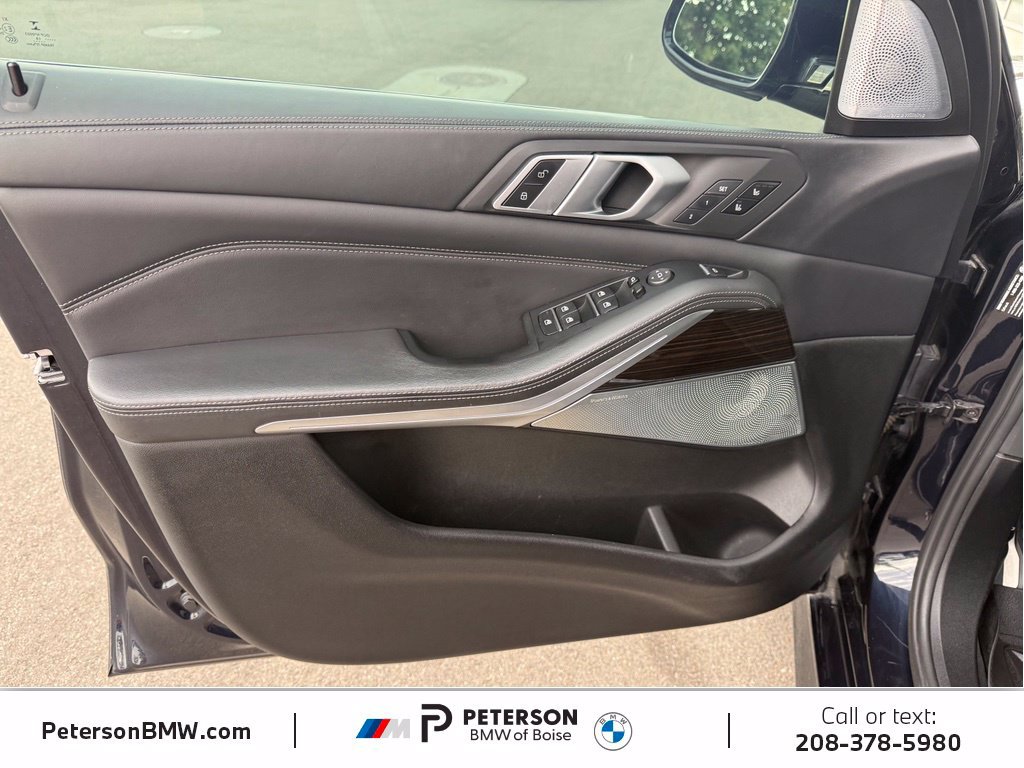Used 2019 BMW X5 xDrive50i w/ M Sport Package AWD/4WD image 17