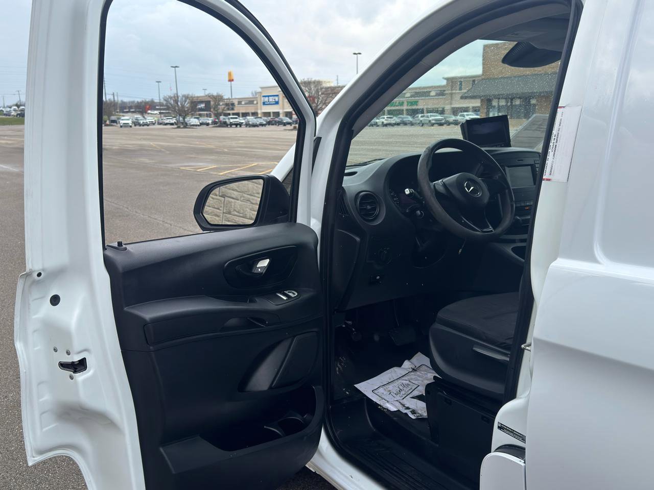 Used 2016 Mercedes-Benz Metris image 9