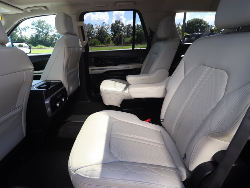 Used 2019 Ford Expedition Platinum RWD image 14