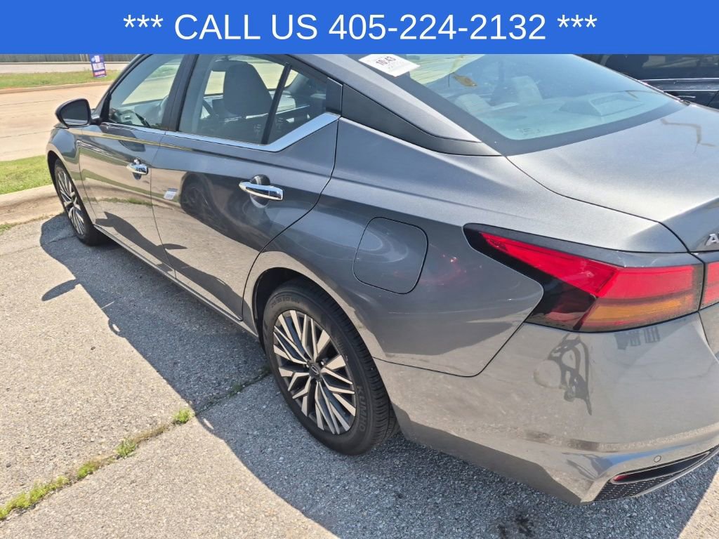 Used 2025 Nissan Altima 2.5 SV FWD image 7