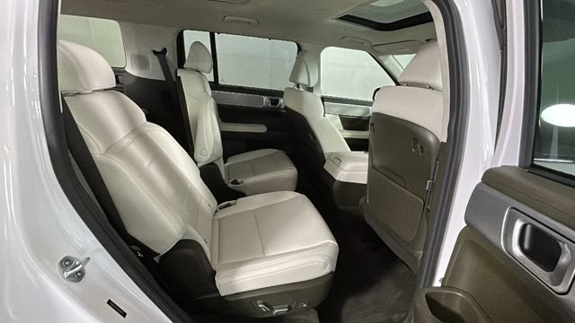 Used 2024 Hyundai Santa Fe Calligraphy FWD image 30