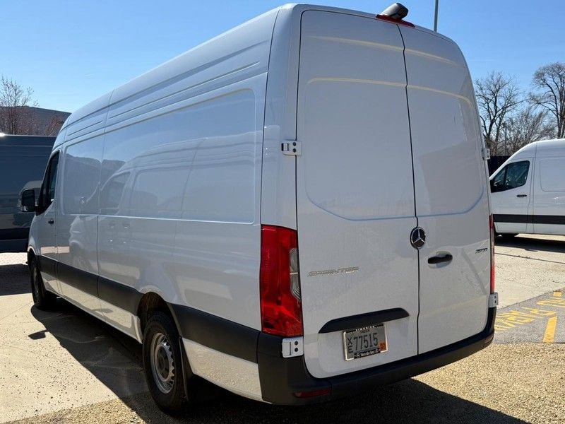 Used 2025 Mercedes-Benz Sprinter 2500 image 5