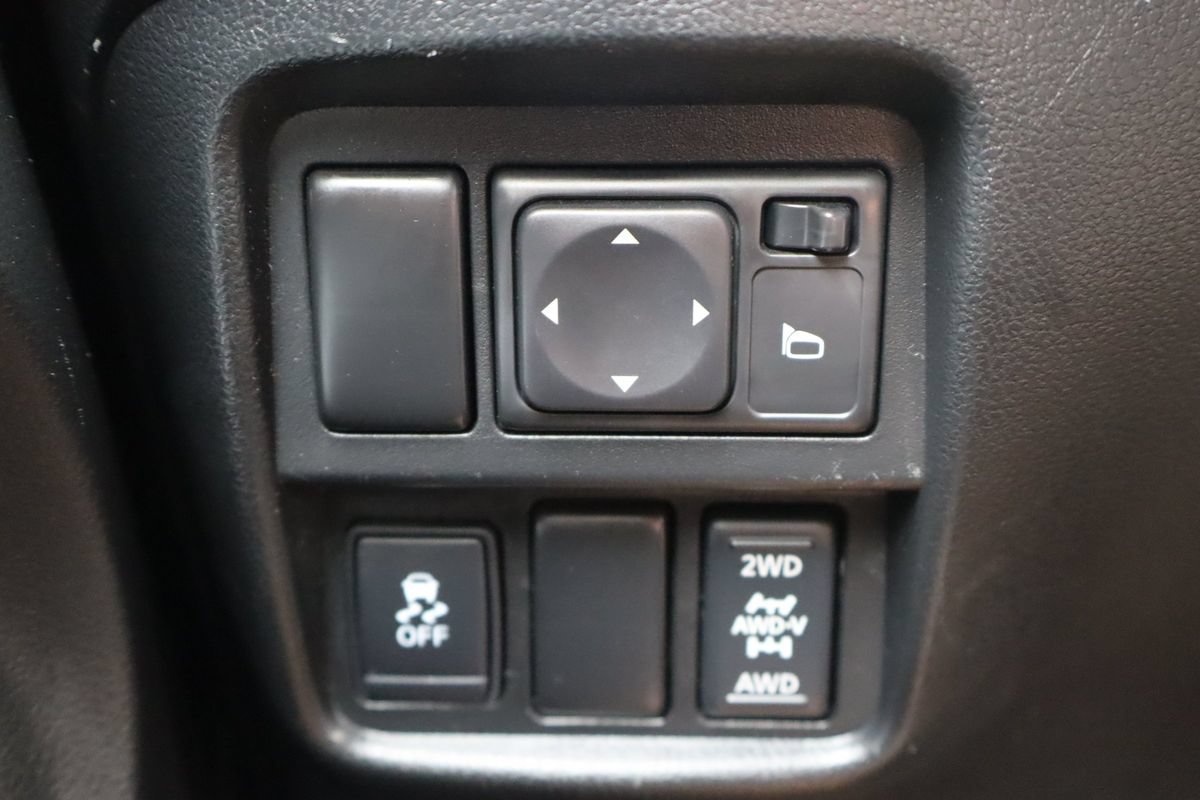 Used 2015 Nissan Juke SV AWD/4WD image 29