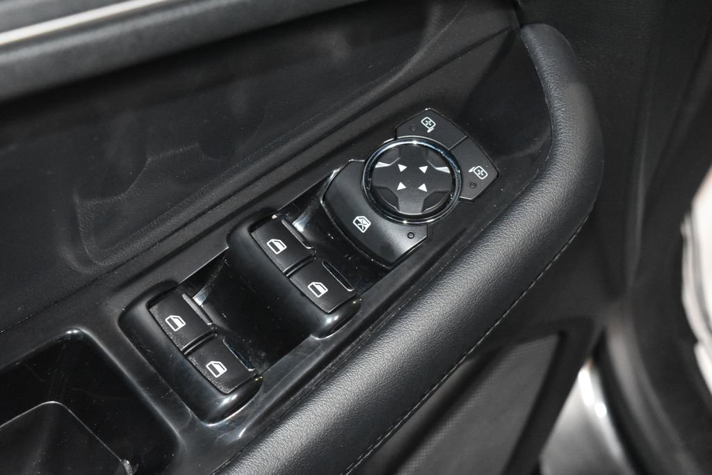 Used 2018 Ford Edge SEL w/ Equipment Group 201A AWD/4WD image 5