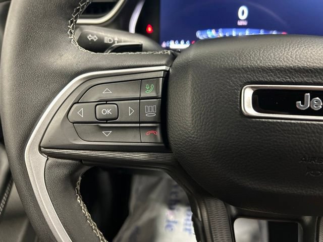 Used 2023 Jeep Grand Cherokee Altitude AWD/4WD image 26