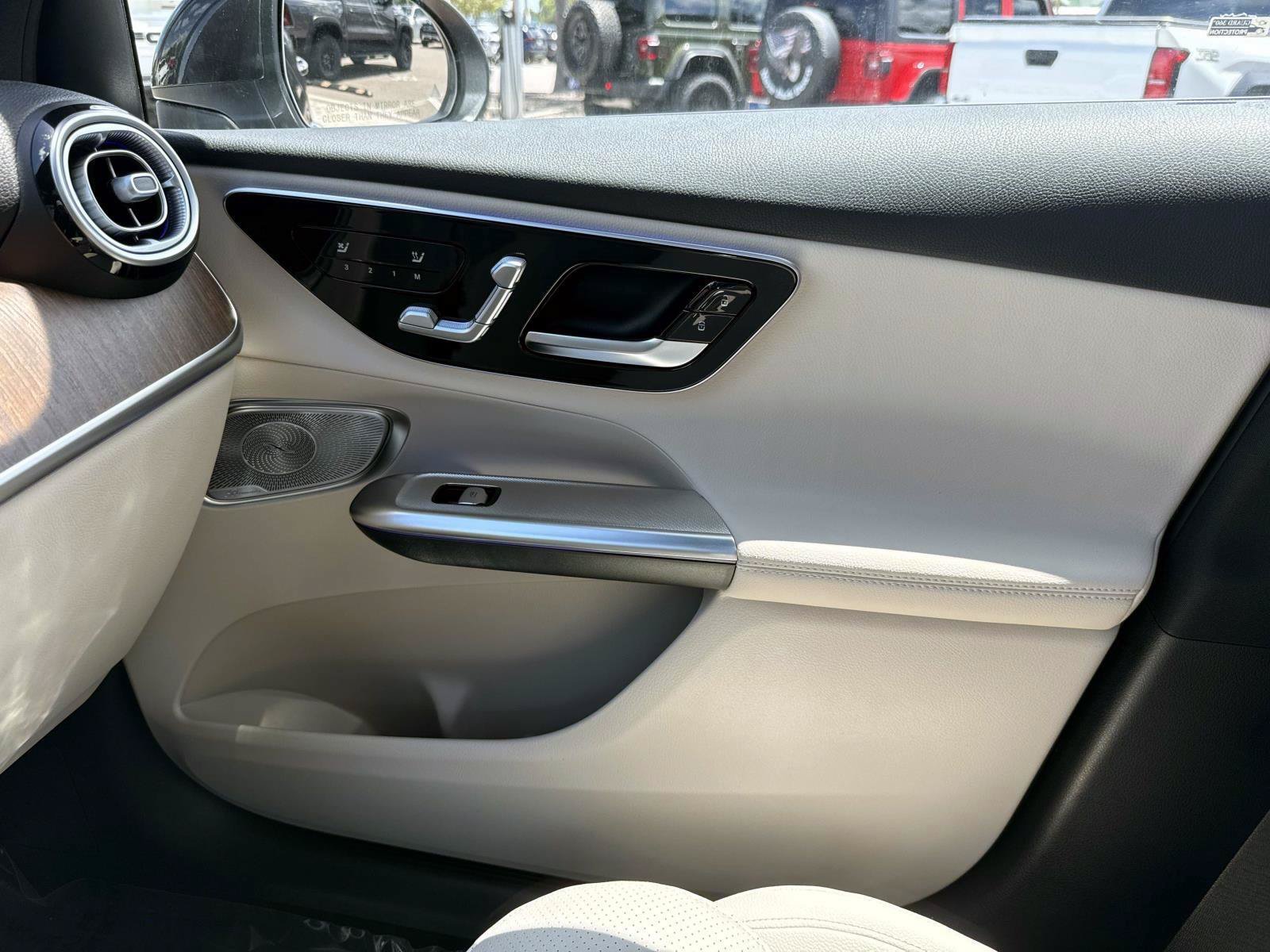New 2027 Mercedes-Benz GLC 300 image 23
