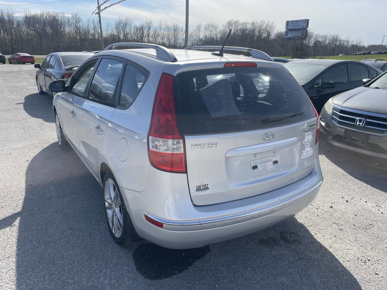 Used 2011 Hyundai Elantra image 4