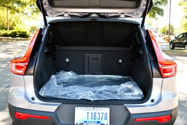 New 2026 Volvo XC40 B5 Core w/ Protection Package Premier AWD/4WD image 28